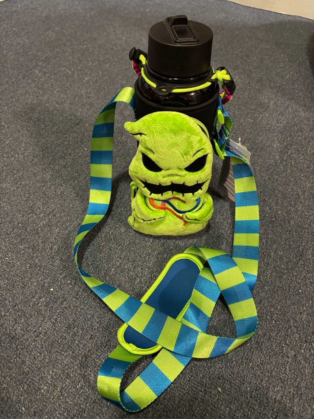 THE NIGHTMARE BEFORE CHRISTMAS DISNEY PARKS OOGIE BOOGIE WATER BOTTLE PLUSH NWT